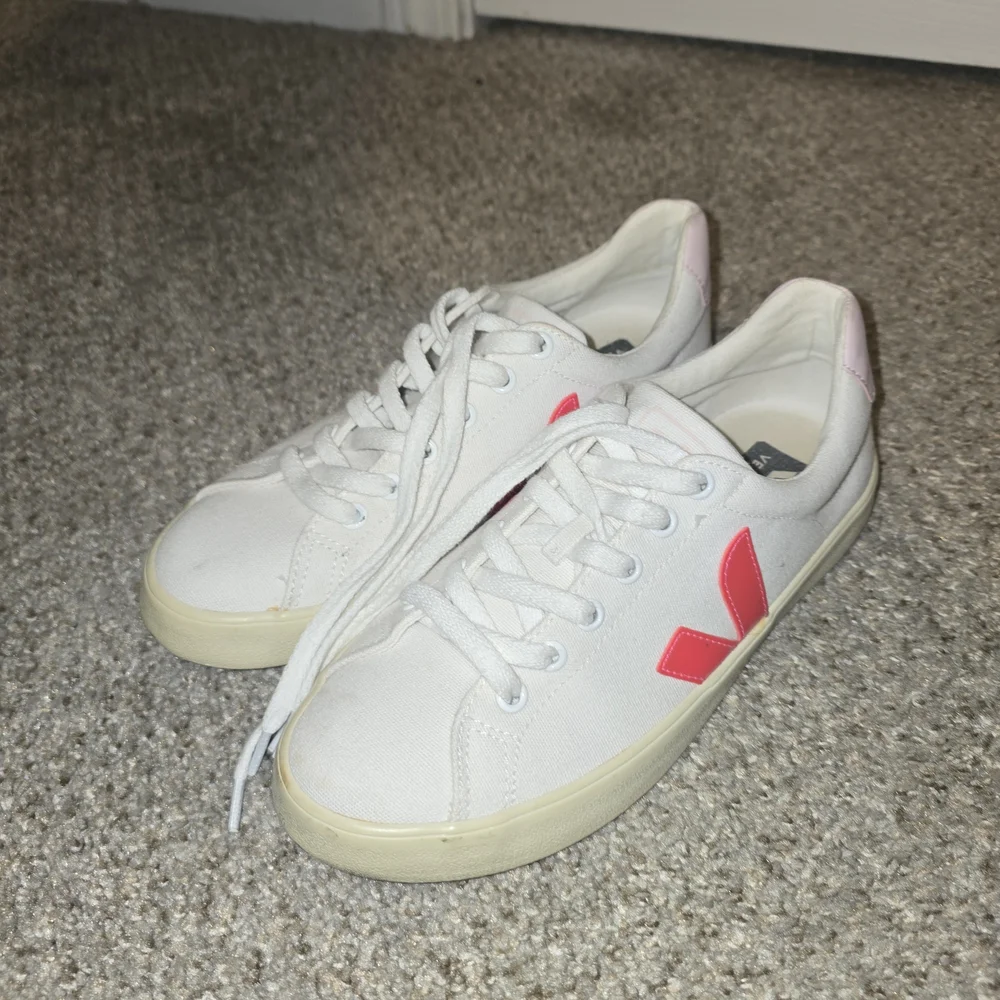 Veja Women's Canvas Esplar SE Low Sneakers In White Rose Size 7 - Picture 2 of 9
